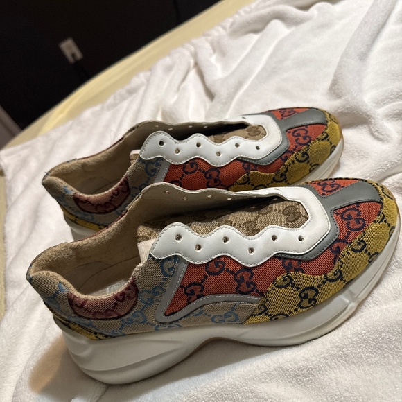 Gucci sneakers - Picture 1 of 2